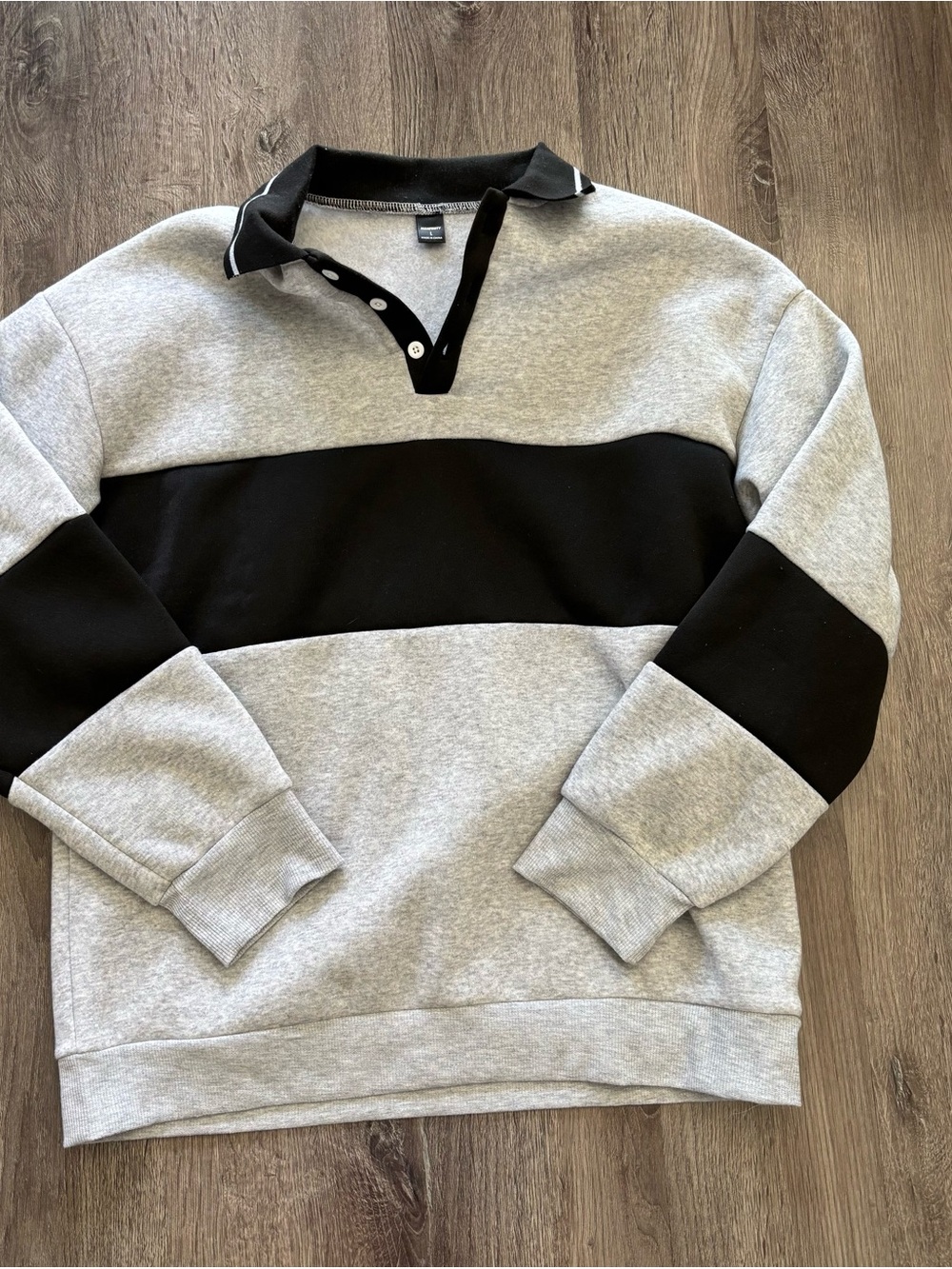 Men's Grey & Black Rugby-Style Pullover Sweater